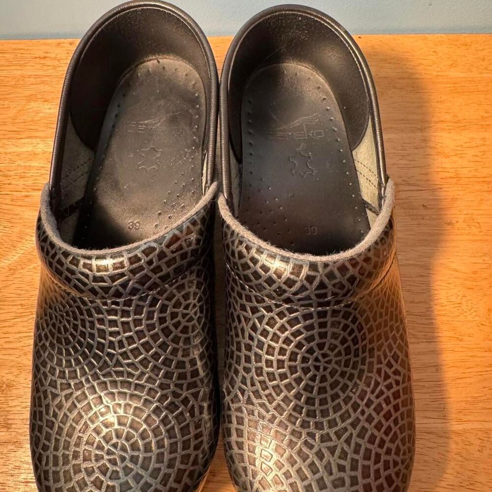 Dansko Women's Brown and Silver Mosaic Clogs Size 39